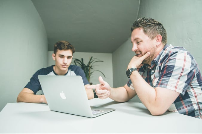 stduent being mentored during an internship